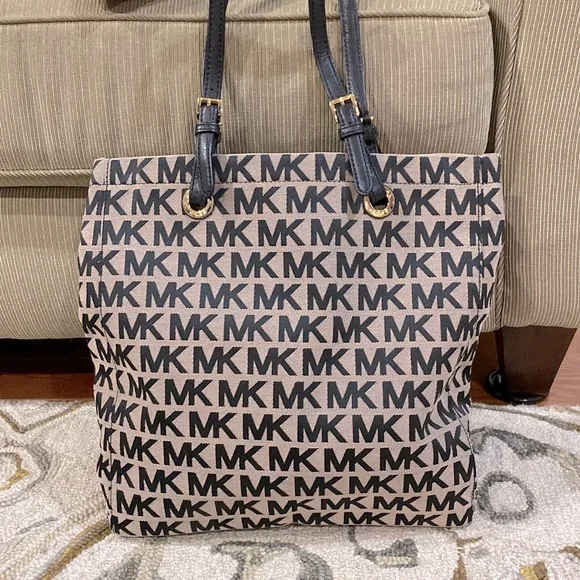 Michael Kors Bags Michael Kors Euc Jet Set Xl Gray Black Tote Bag Poshmark